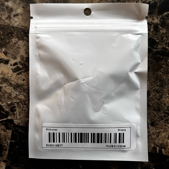 BOGO 50% Off NWT Women’s Vintage Silver Boho Flower Carved Hoop Dangle Earrings - Picture 5 of 7